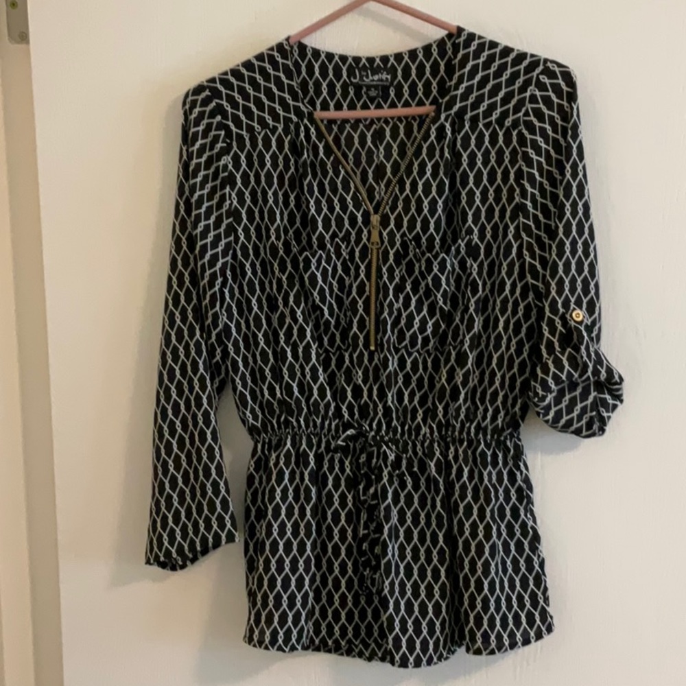 3 for $30 item - Black and White Geometric Blouse